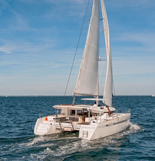 50-ft-sailing-catamaran